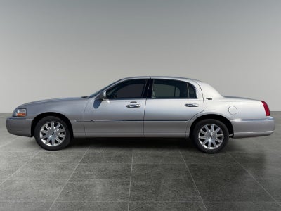 2010 Lincoln Town Car Signature Limited