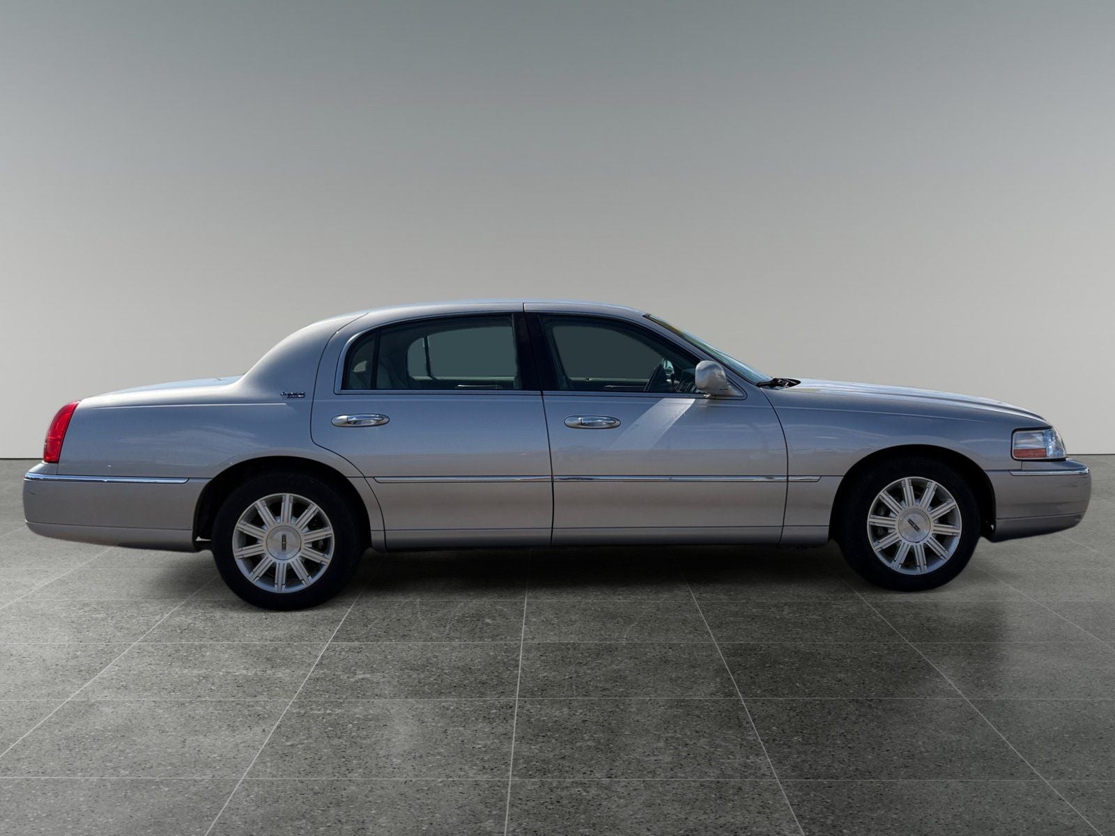 2010 Lincoln Town Car Signature Limited