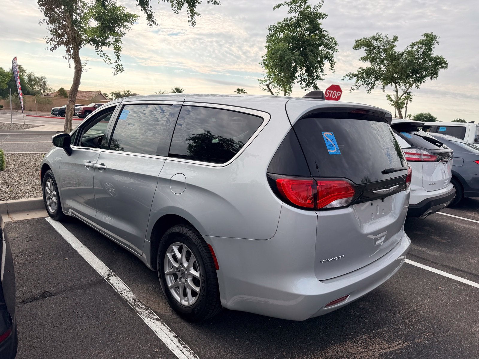 2023 Chrysler Voyager LX