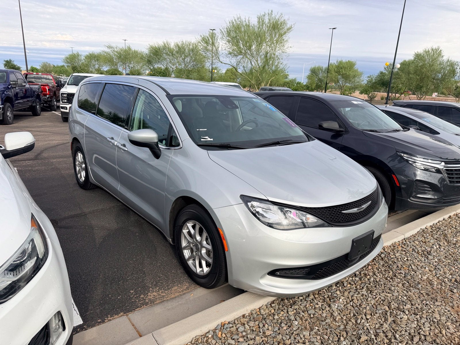 2023 Chrysler Voyager LX