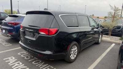 2024 Chrysler Voyager LX