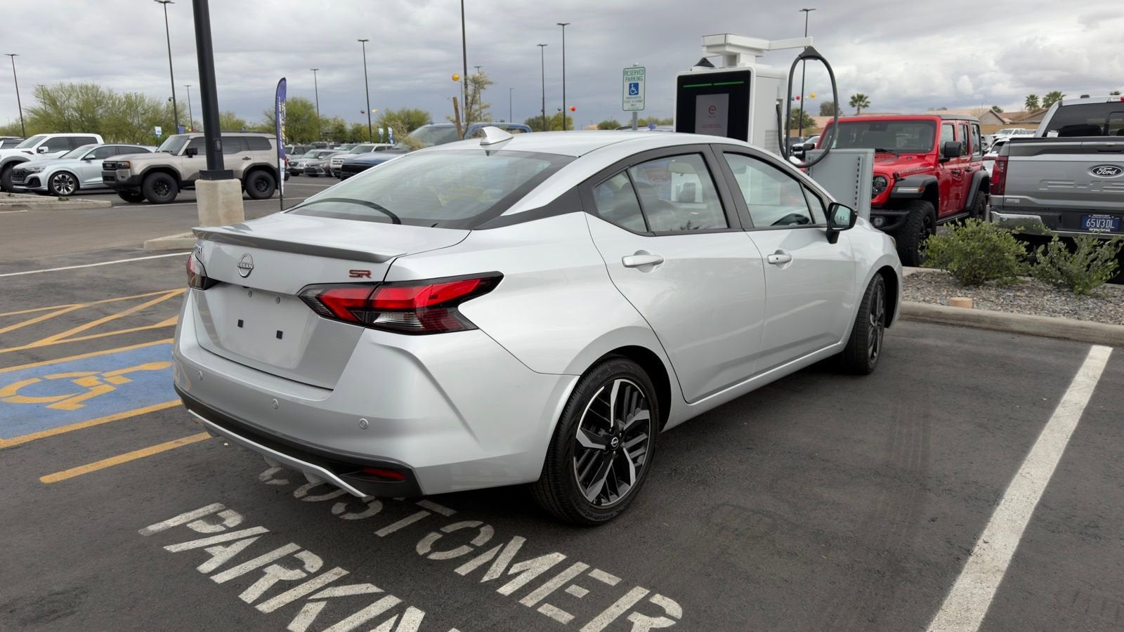 2025 Nissan Versa SR