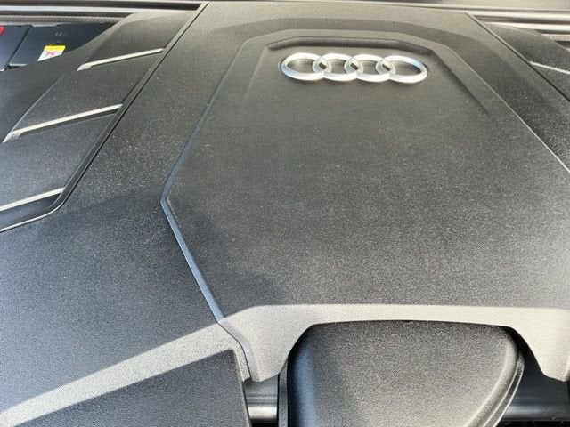 2022 Audi Q8 Premium Plus