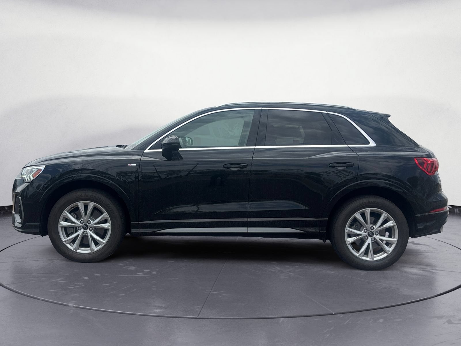 2022 Audi Q3 S line Premium Plus