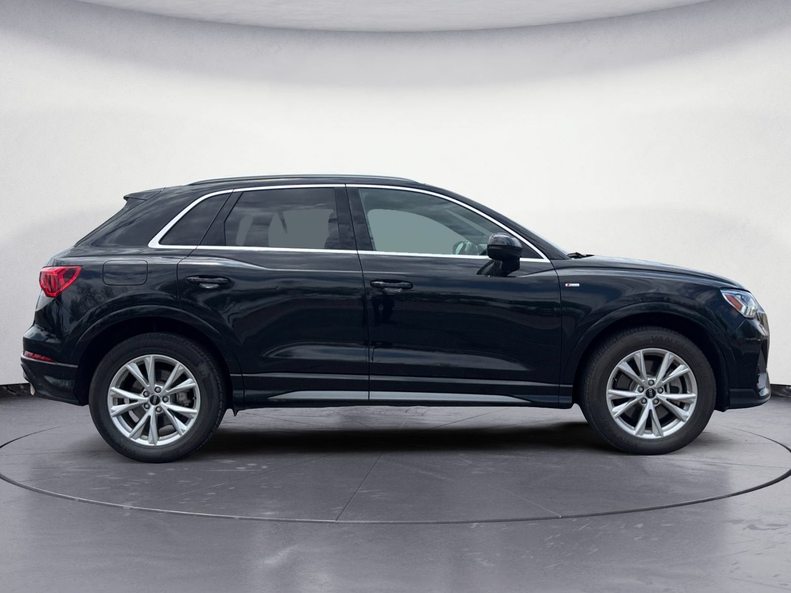 2022 Audi Q3 S line Premium Plus