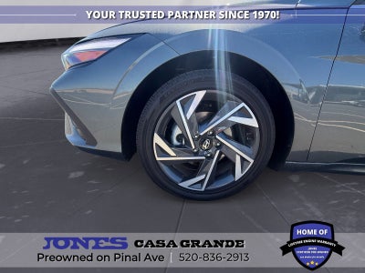 2025 Hyundai Elantra SEL Convenience