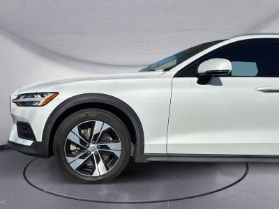 2021 Volvo V60 Cross Country T5