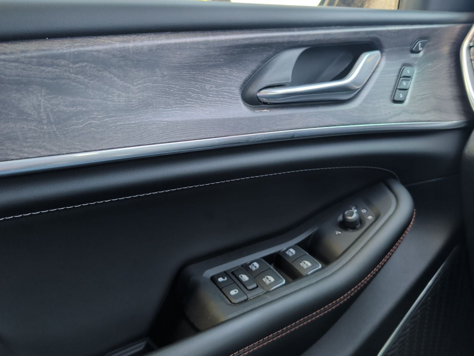 2025 Jeep Grand Cherokee Overland 4x4