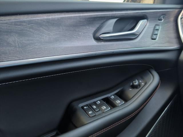 2025 Jeep Grand Cherokee Overland 4x4