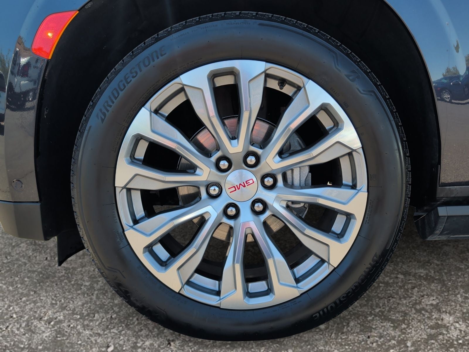 2023 GMC Yukon 4WD Denali