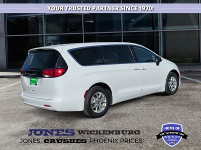 2022 Chrysler Voyager LX