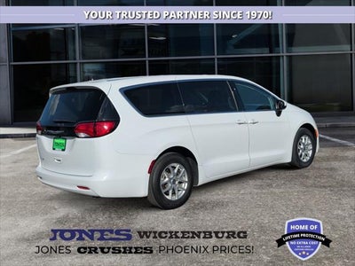 2022 Chrysler Voyager LX