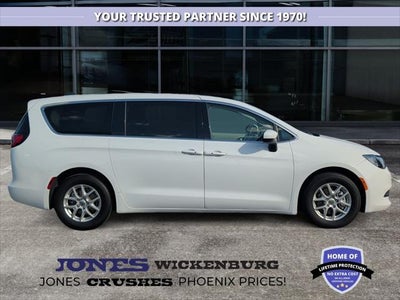 2022 Chrysler Voyager LX