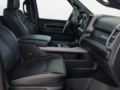 2024 RAM 3500 Laramie Crew Cab 4x4 8' Box