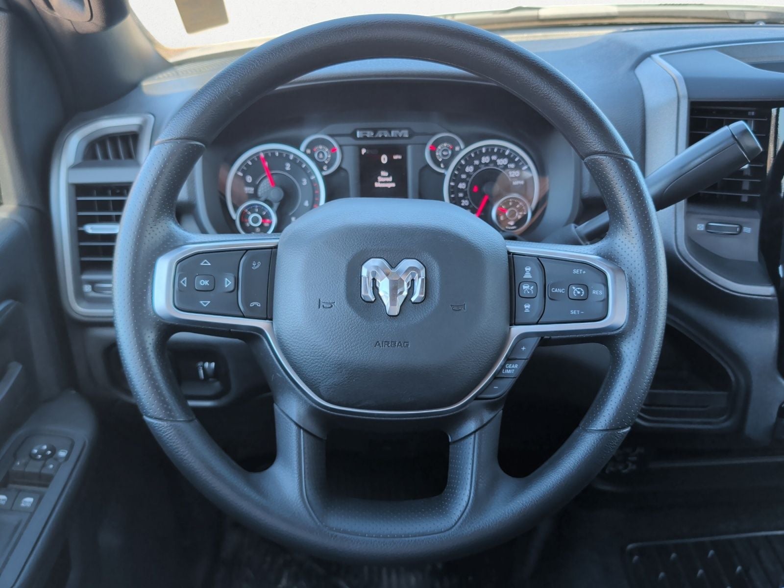 2025 RAM Ram 5500 Chassis Cab RAM 5500 TRADESMAN CHASSIS REGULAR CAB 4X2 84' CA