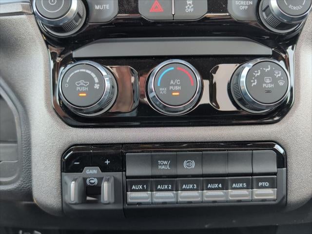 2025 RAM Ram 5500 Chassis Cab RAM 5500 TRADESMAN CHASSIS REGULAR CAB 4X2 84' CA