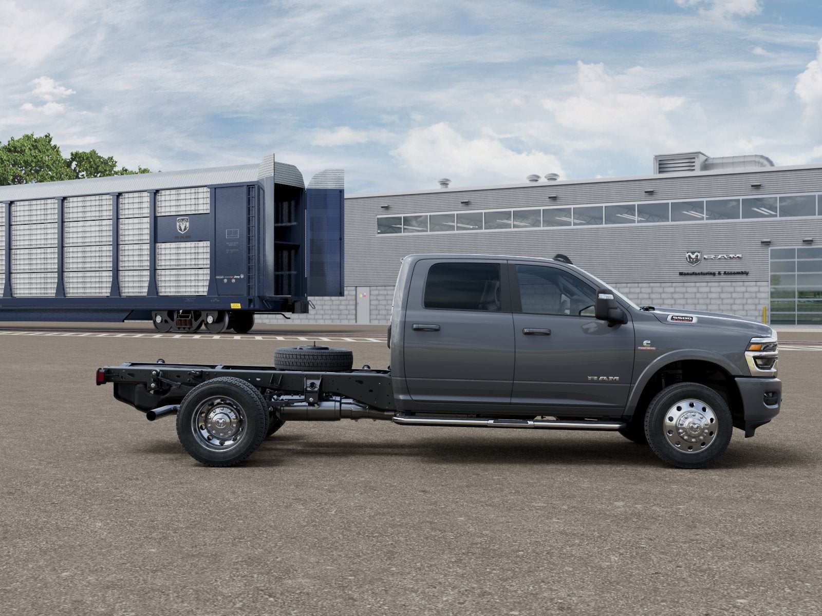 2027 RAM Ram 5500 Chassis Cab RAM 5500 BIG HORN CHASSIS CREW CAB 4X4 60' CA