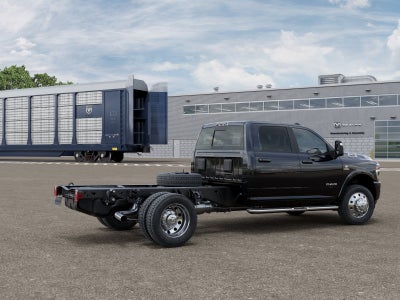 2027 RAM Ram 5500 Chassis Cab RAM 5500 BIG HORN CHASSIS CREW CAB 4X4 60' CA