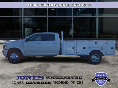 2027 RAM Ram 5500 Chassis Cab RAM 5500 BIG HORN CHASSIS CREW CAB 4X4 84' CA