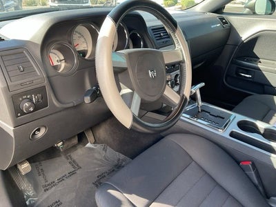 2009 Dodge Challenger SE
