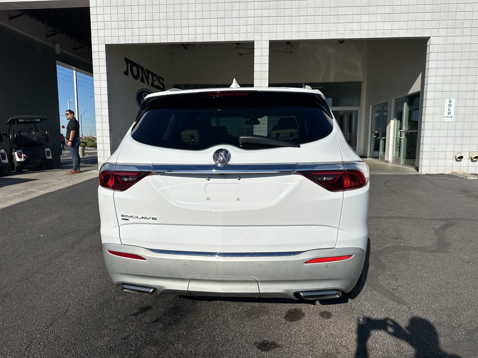 2023 Buick Enclave Essence