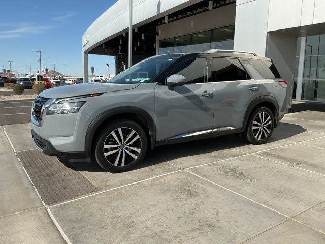 2023 Nissan Pathfinder Platinum