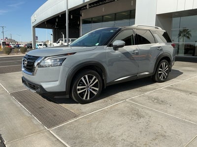 2023 Nissan Pathfinder Platinum