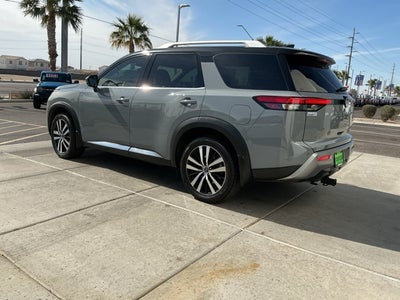 2023 Nissan Pathfinder Platinum