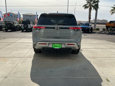 2023 Nissan Pathfinder Platinum