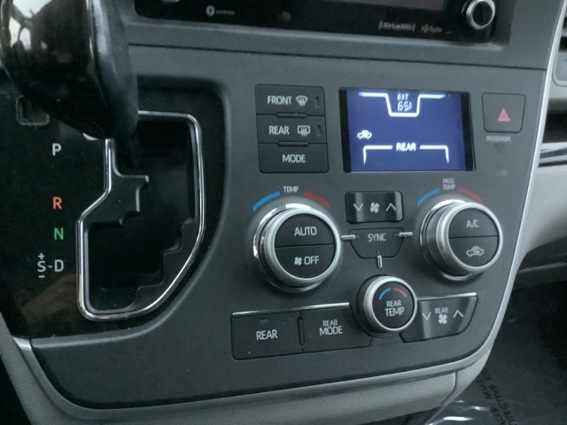 2020 Toyota Sienna XLE