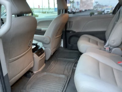 2020 Toyota Sienna XLE