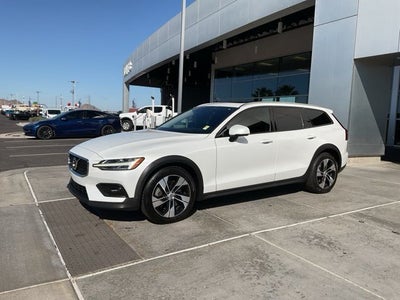2021 Volvo V60 Cross Country T5