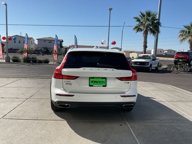 2021 Volvo V60 Cross Country T5