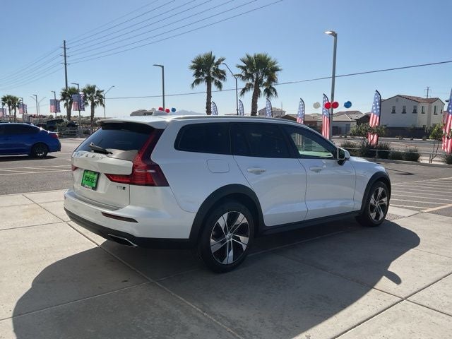 2021 Volvo V60 Cross Country T5